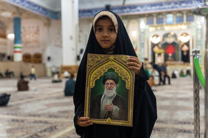 یاد رهبر شهید هنوز در دل ها جاریست