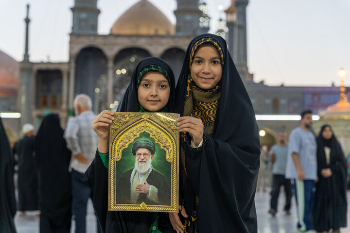 یاد رهبر شهید هنوز در دل ها جاریست