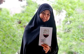 فرانسه نیلوفر شادمهری، رایزن فرهنگی ایران، را اخراج کرد