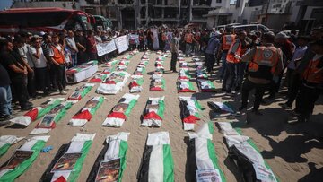 Gaza despide a 50 palestinos recuperados de entre los escombros