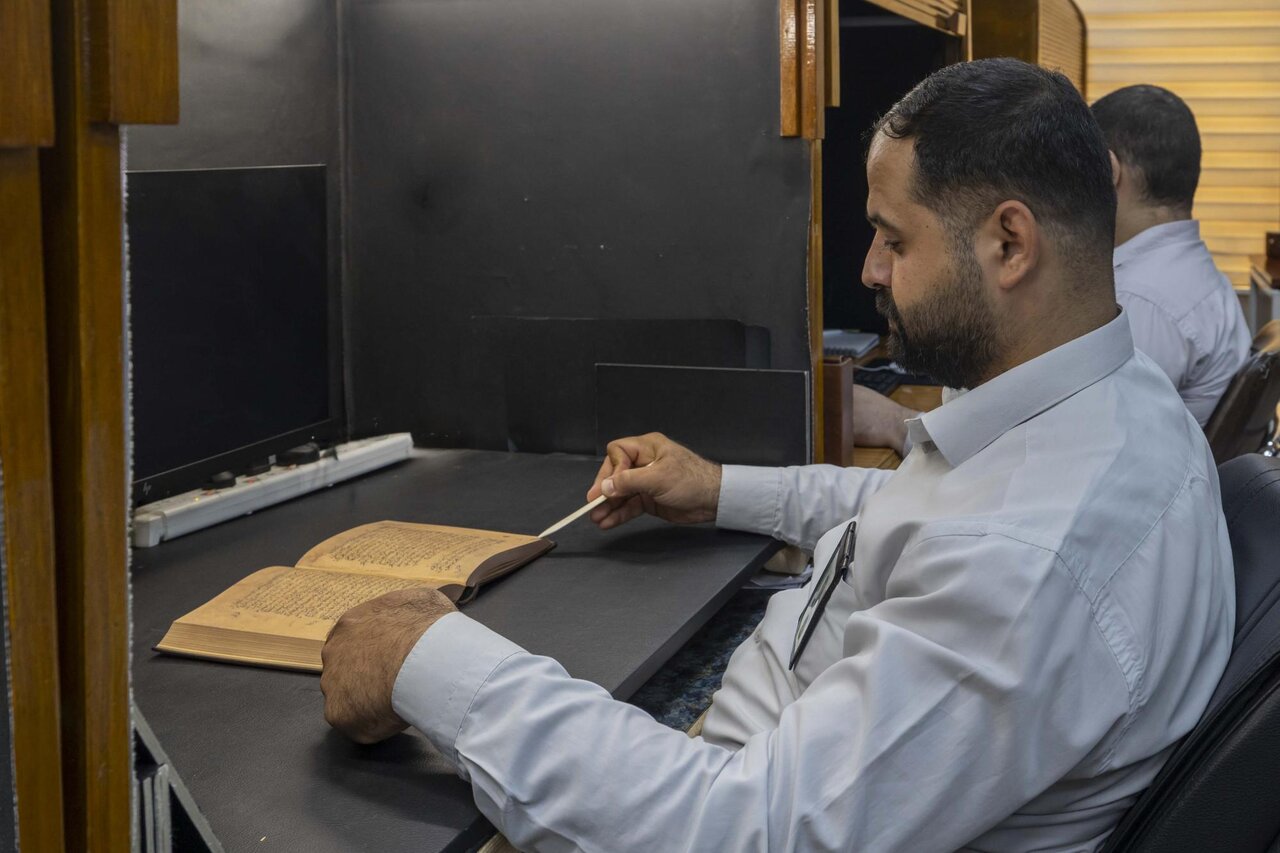 تقرير مصور/ توثيق أكثر من 614 ألف نسخة خطية من مكتبات محلية وعالمية 
