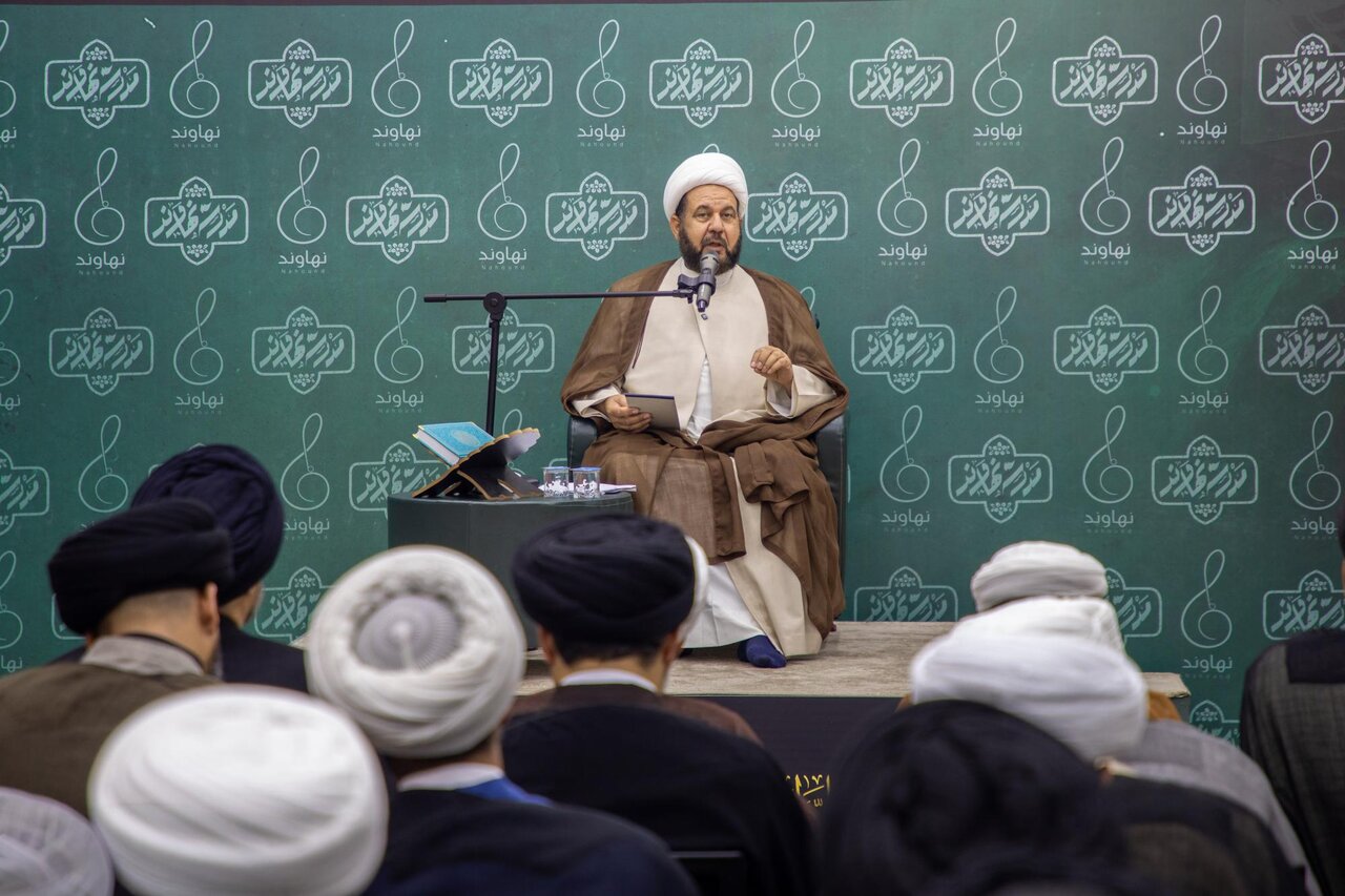 تقرير مصور/ إقامة ورشة تخصصية عن أساليب كتابة البحث الخطابي في بغداد
