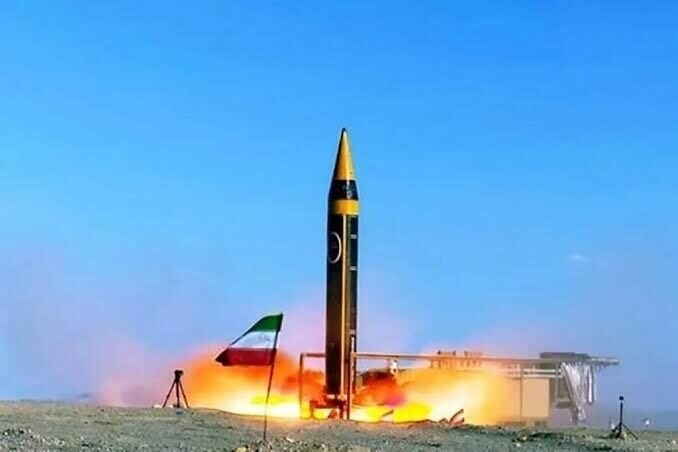 Irán intenta actualizar la industria defensiva con base en las “lecciones de las guerras recientes”