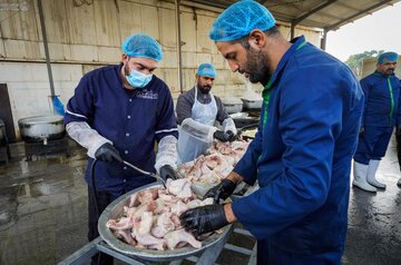 تقرير مصور/ تهيئة وجبات الضيافة للعتبة الحسينية للزائرين بذكرى استشهاد الإمام الحسن العسكري (ع)