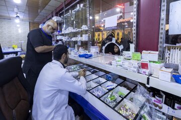 العتبة العباسية المقدسة تقدم خدمات صحية لزائري مرقد الإمام الحسن العسكري (ع) في سامراء