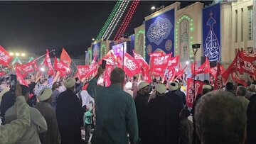 ویدیو | حال و هوای مسجد جمکران در شب آغاز ولایت و امامت امام زمان(ع)