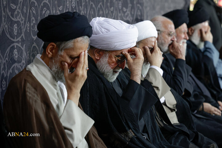 مراسم بزرگداشت چهلمین روز تدفین رهبر شهید انقلاب اسلامی در حرم مطهر رضوی