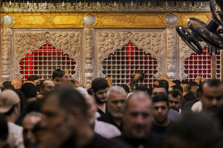 تقرير مصور/ إحياء ليلة الجمعة عند مرقد الإمامين العسكريين (عليهما السلام) في سامراء