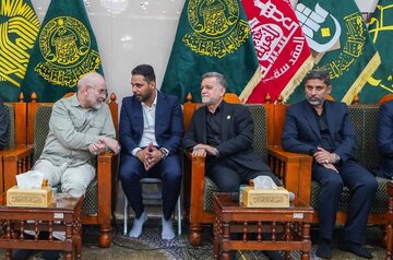 تقرير مصور/ رئيس مجلس الشورى الإيراني يتشرّف بزيارة مرقد أمير المؤمنين (ع)