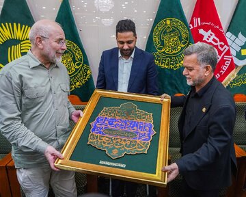 Iranian Parliament Speaker Pays Tribute at Holy Alawi Shrine, Hails Iraqi Solidarity