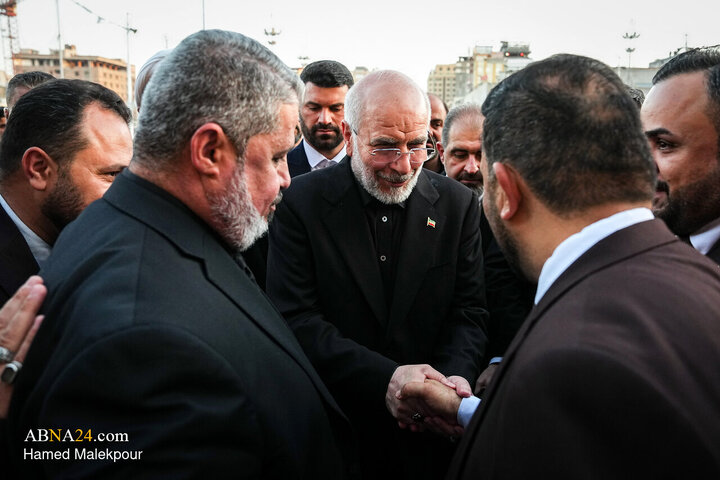 Photos: Ghalibaf visits Imam Hussain Holy Shrine