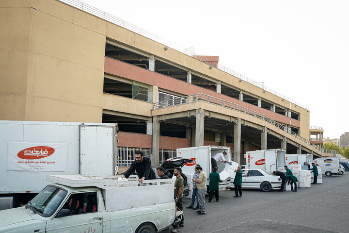 Photos: Distribution of 20,000 servings of blessed food by Razavi Shrine in memory of martyred leader of Revolution – 1