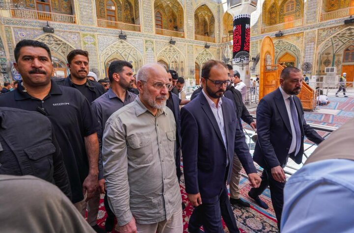 تقرير مصور/ رئيس مجلس الشورى الإيراني يتشرّف بزيارة مرقد أمير المؤمنين (ع)