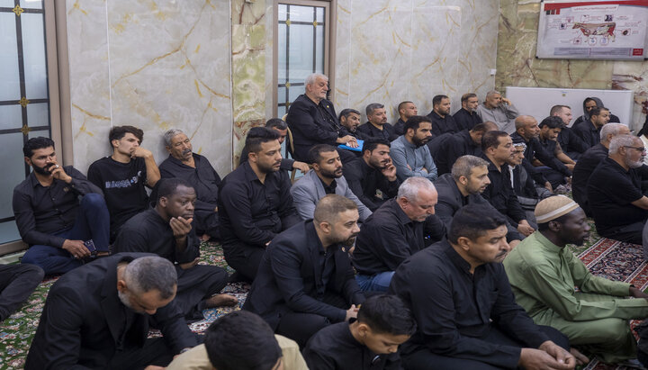 تقرير مصور/ إقامة مجلس عزاء بذكرى استشهاد الإمام الحسن العسكري (ع) في العتبة الحسينية المقدسة