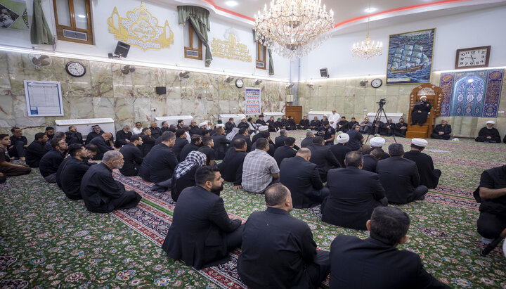 تقرير مصور/ إقامة مجلس عزاء بذكرى استشهاد الإمام الحسن العسكري (ع) في العتبة الحسينية المقدسة