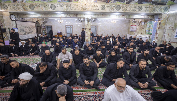 تقرير مصور/ إقامة مجلس عزاء بذكرى استشهاد الإمام الحسن العسكري (ع) في العتبة الحسينية المقدسة