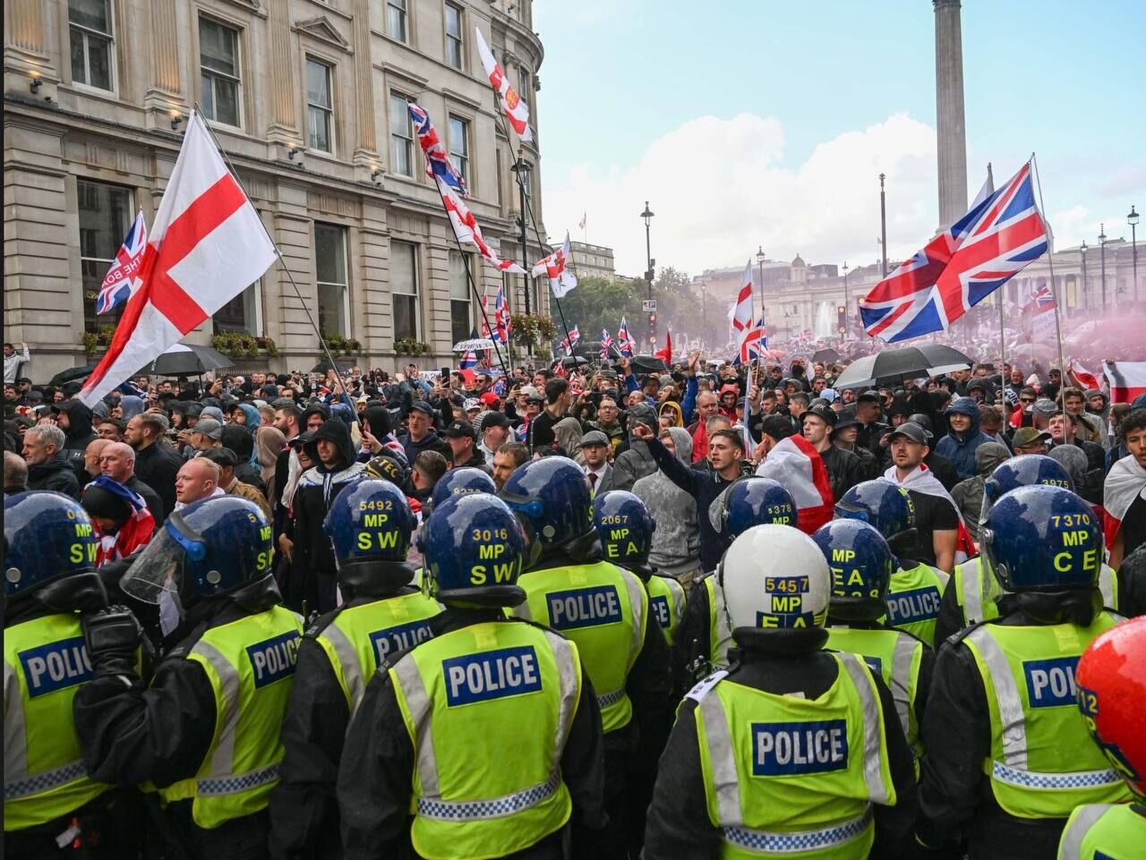 Sixfold Increase in Attacks on Muslims in UK / From Car Arson to Death Threats