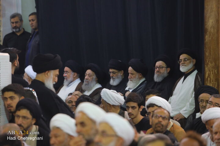 تقرير مصور/ مراسم إحياء الذكرى الأربعينية لدفن الشهيد القائد السيد الخامنئي" في مكتب المرجع السيستاني