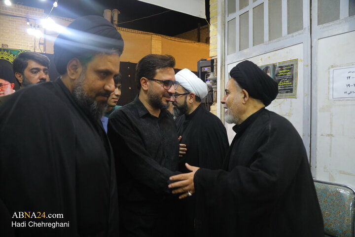 تقرير مصور/ مراسم إحياء الذكرى الأربعينية لدفن الشهيد القائد السيد الخامنئي" في مكتب المرجع السيستاني