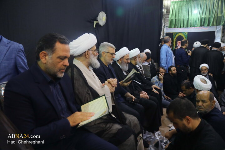 تقرير مصور/ مراسم إحياء الذكرى الأربعينية لدفن الشهيد القائد السيد الخامنئي" في مكتب المرجع السيستاني
