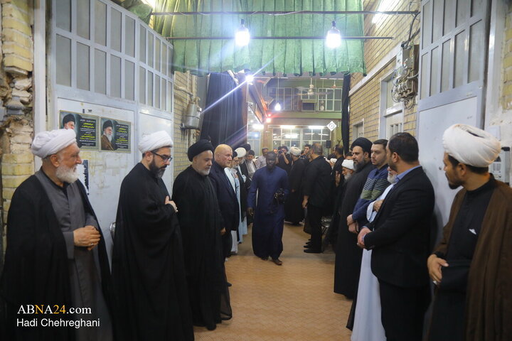 تقرير مصور/ مراسم إحياء الذكرى الأربعينية لدفن الشهيد القائد السيد الخامنئي" في مكتب المرجع السيستاني