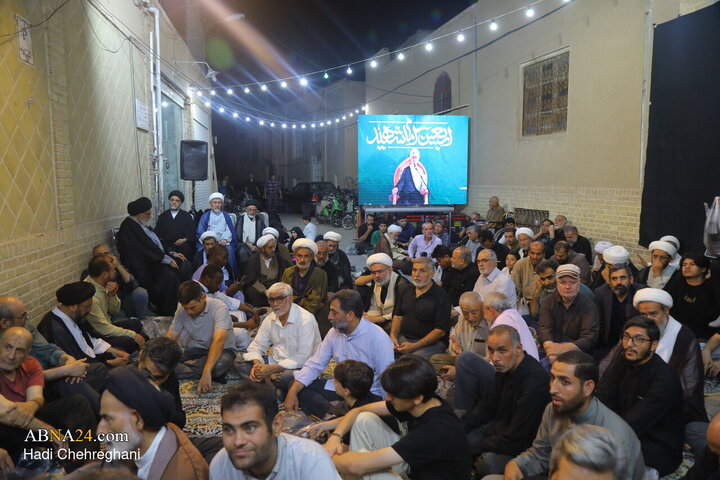 تقرير مصور/ مراسم إحياء الذكرى الأربعينية لدفن الشهيد القائد السيد الخامنئي" في مكتب المرجع السيستاني