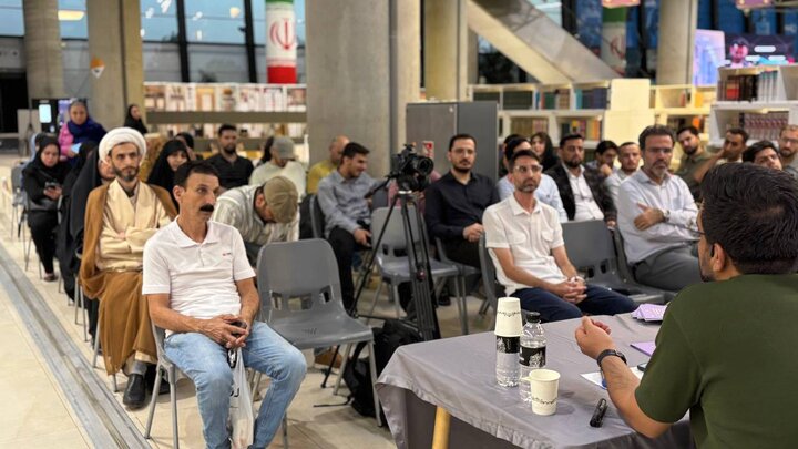 روشن بودن چراغ فرهنگ، پیام زنده بودن جامعه را منتقل می‌کند