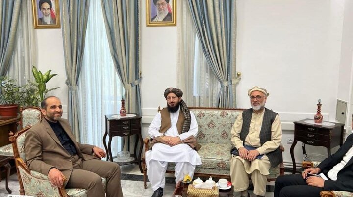 دیدار سرپرست سفارت افغانستان در تهران با رئیس امور کنسولی وزارت خارجه ایران