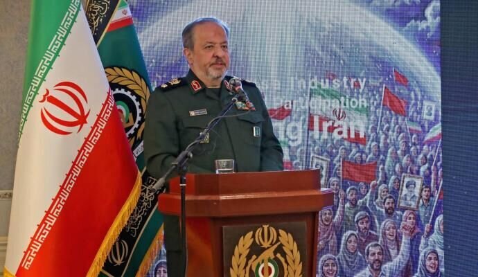 Iran will never succumb to pressure: Top Commander