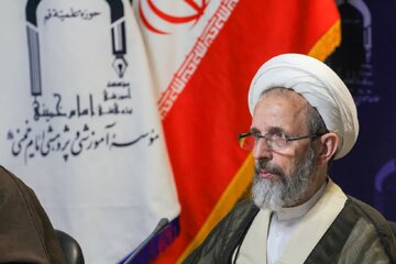 مسئولان از موضع اقتدار با دشمن مقابله کنند/ باید از عبرت‌های آشکار حوادث گذشته و مذاکرات درس گرفت