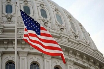 Amerîkayê 60 sazî, kes û keştiyên bi Îranê re têkildar ceza (emborgo) kirin.