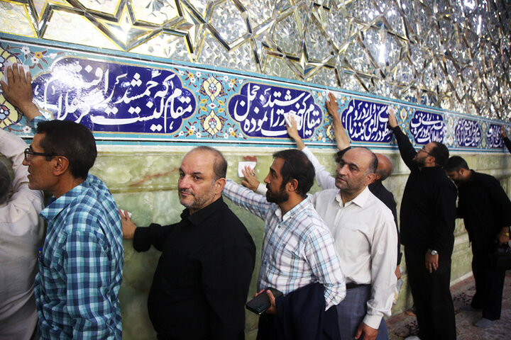 Photos: Dust-cleaning ceremony of Hazrat Masoumeh shrine by Arbaeen servants
