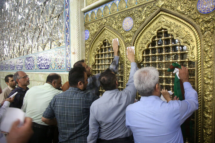Photos: Dust-cleaning ceremony of Hazrat Masoumeh shrine by Arbaeen servants
