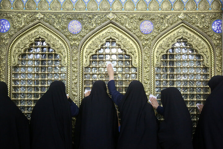 Photos: Dust-cleaning ceremony of Hazrat Masoumeh shrine by Arbaeen servants