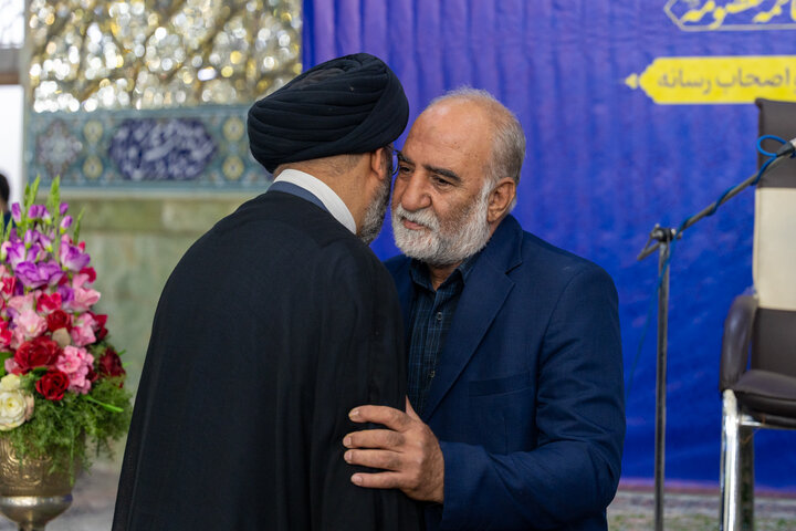 Photos: Dust-cleaning ceremony of Hazrat Masoumeh Holy Shrine with presence of Qom journalists