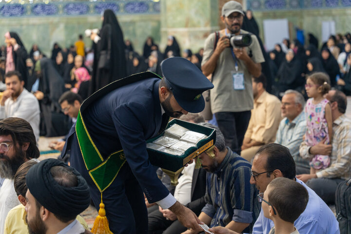 Photos: Dust-cleaning ceremony of Hazrat Masoumeh Holy Shrine with presence of Qom journalists