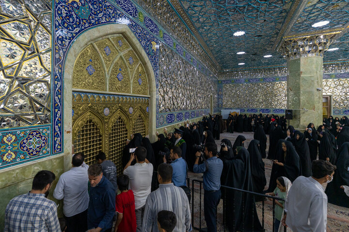 Photos: Dust-cleaning ceremony of Hazrat Masoumeh Holy Shrine with presence of Qom journalists