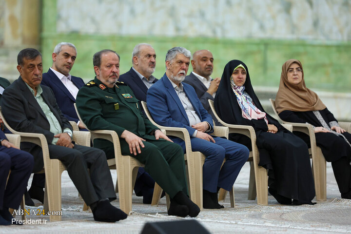 تقرير مصور/ الرئيس الإيراني وأعضاء حكومته يجددون العهد مع مبادئ الإمام الراحل