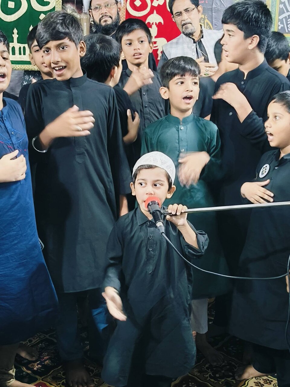 ছোট্ট হৃদয়ে ইমাম হুসাইন (আ.)-এর 