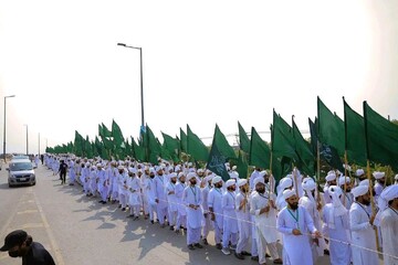 Galeri Foto: Pawai Warga Pakistan Peringati Maulid Nabi