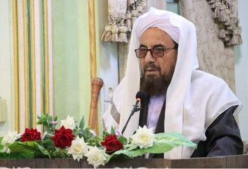 إمام سني: فكر وكلمات القائد الشهيد تؤکد علی الوحدة