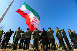 فارێن ئەفرێز: گوشاری ئابووریش لەسەر ئێران شکست دێنێت