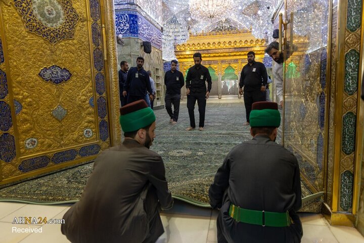 شست‌وشوی حرم مطهر حضرت ابوالفضل العباس(ع) پس از پایان ایام محرم و صفر