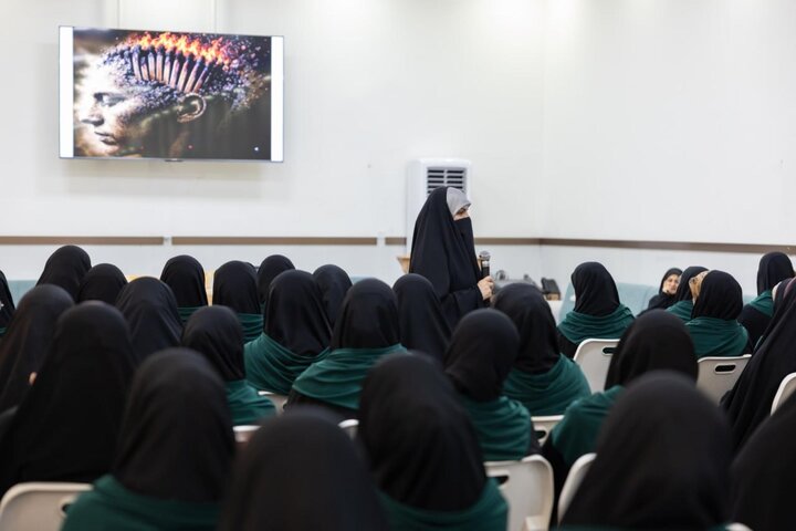 تقرير مصور/ العتبة العباسية تقيم برنامجا ثقافيا حول موضوعات تتعلق بالحياة الزوجية والتعامل مع المجتمع