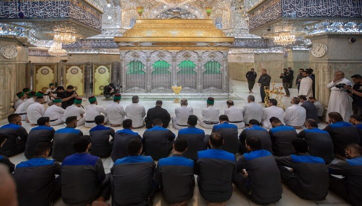 تقرير مصور/ مراسم غسل ضريح الإمام الحسين (ع)