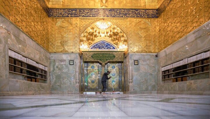 عکس خبری/ شست‌وشوی ضریح مطهر امام حسین(ع) در ایام ولادت پیامبر(ص)