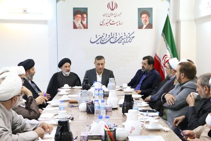 معاون رئیس‎جمهور در نشست با نخبگان حوزه: اولویت دولت، پیشگیری از شکاف در حاکمیت و تعامل حداکثری با رهبری است