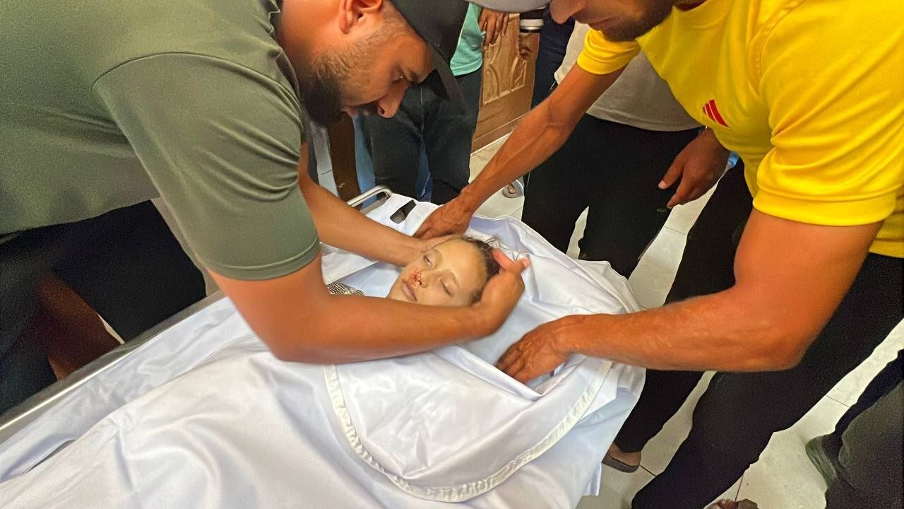 Child Among 7 Gaza Martyrs as Airstrikes Hit Homes, Mosques, Water Stations and Displacement Tents