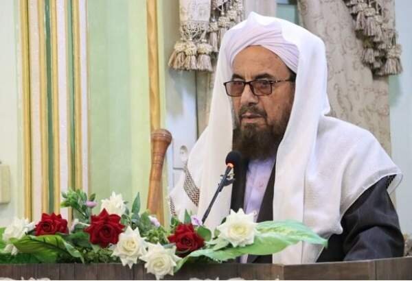 إمام سني: فكر وكلمات القائد الشهيد تؤکد علی الوحدة