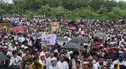 视频 | 数千名罗兴亚难民抗议孟加拉国营地生活条件恶化